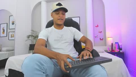 Ricky  online show from October 27, 8:44 pm