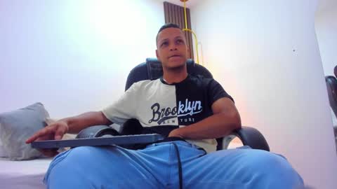 Ricky  online show from March 6, 8:05 pm