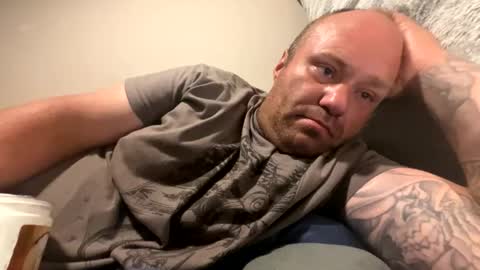 Snapshot of rickygeez chatting on October 27, 11:45 am penisaurisrex online show from October 27, 11:45 am