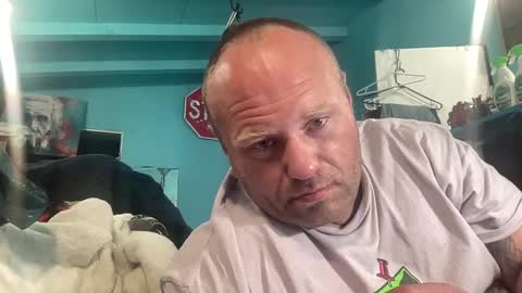 Snapshot of rickygeez chatting on January 27, 12:01 am penisaurisrex online show from January 27, 12:01 am