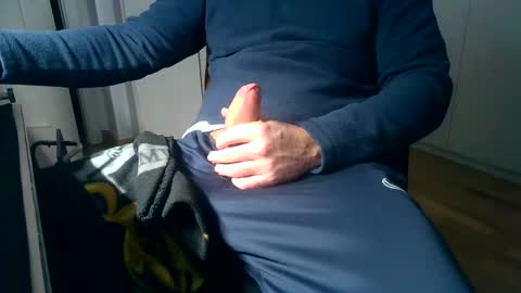 Snapshot of riki_rikard chatting on March 9, 6:00 pm Riki online show from March 9, 6:00 pm