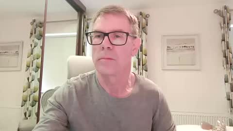 Snapshot of ringomar chatting on October 1, 8:40 am Rob online show from October 1, 8:40 am