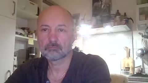 Snapshot of roadrunnerger chatting on January 4, 3:39 pm roadrunnerger online show from January 4, 3:39 pm