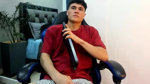 Roan Birkin online show from November 10, 8:58 pm