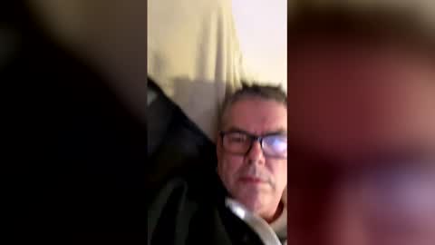 rob202500 online show from February 2, 1:04 am