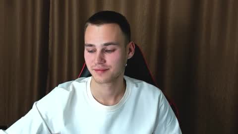 robert10211 online show from October 2, 8:02 pm