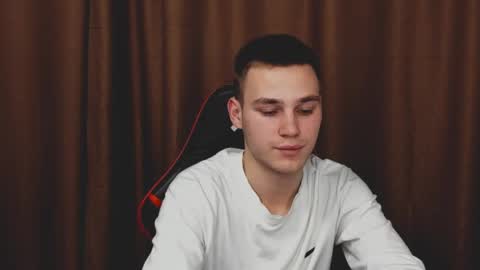 robert10211 online show from December 24, 4:40 pm