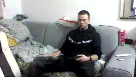 Snapshot of robertxxxpo chatting on February 1, 9:29 pm Zenek online show from February 1, 9:29 pm