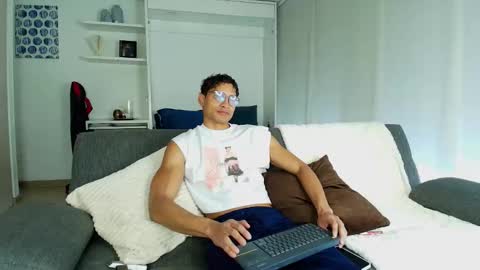 roby_millerr online show from March 31, 8:10 pm