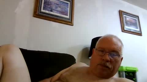 Snapshot of rodstud641 chatting on October 31, 11:24 am rodstud641 online show from October 31, 11:24 am