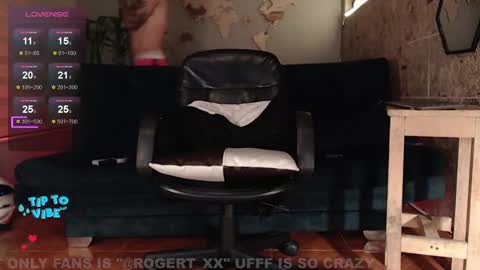 Snapshot of rogert_xx chatting on February 28, 1:26 am Rogert online show from February 28, 1:26 am