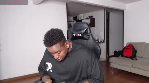 Snapshot of rogger_physique chatting on January 24, 3:43 am Rogger online show from January 24, 3:43 am