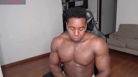 Snapshot of rogger_physique chatting on March 1, 4:37 am Rogger online show from March 1, 4:37 am