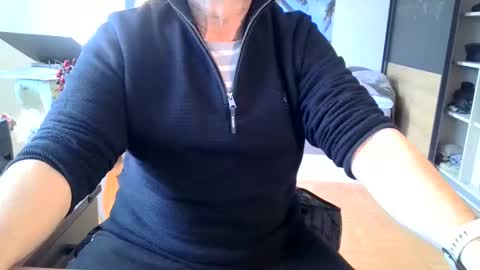 rolandloser1000 online show from February 21, 8:39 am