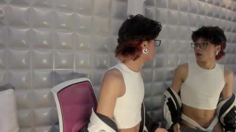 Ronald Thompson online show from March 1, 2:22 am