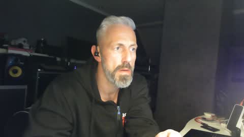 Chico que rico Caliente online show from February 2, 9:13 pm