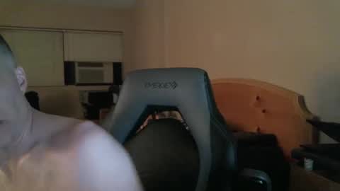 rustic_cuse_777 online show from October 11, 4:05 am