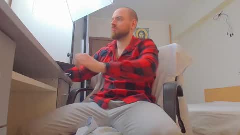 Ryanstone  online show from March 25, 6:17 am