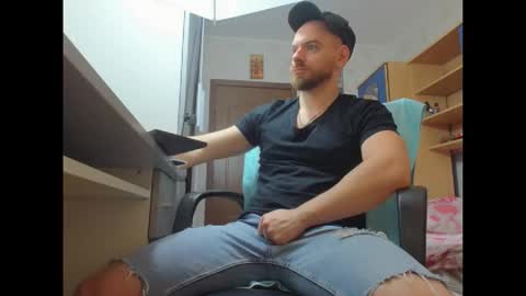 Ryanstone  online show from December 19, 5:59 am