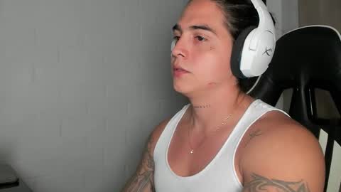 Im CryDuran    Instagram   CryDuraann  online show from January 16, 10:12 pm