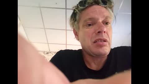 salsapaulus online show from March 1, 9:31 am