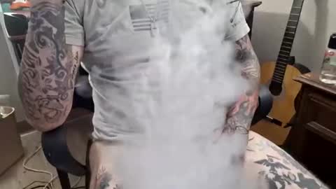 Snapshot of samboiamtho chatting on February 9, 11:25 am samboiamtho online show from February 9, 11:25 am