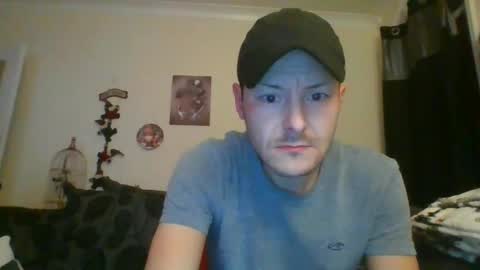 sexy lad looking for fun online show from December 8, 8:04 pm