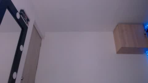   online show from December 11, 10:04 am