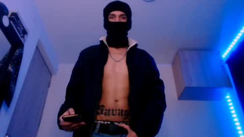   online show from February 7, 8:01 am