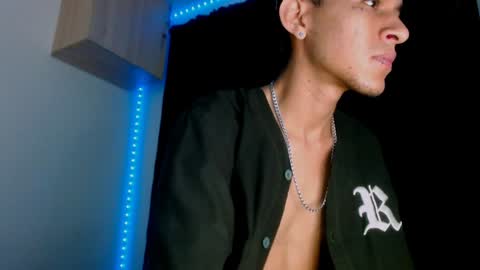   online show from December 5, 6:43 am