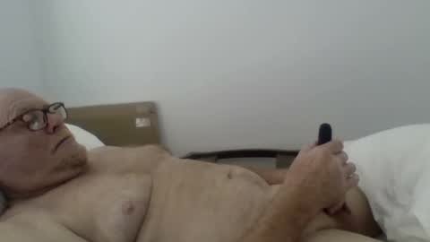 Snapshot of sanager40 chatting on September 20, 1:55 pm sanager40 online show from September 20, 1:55 pm