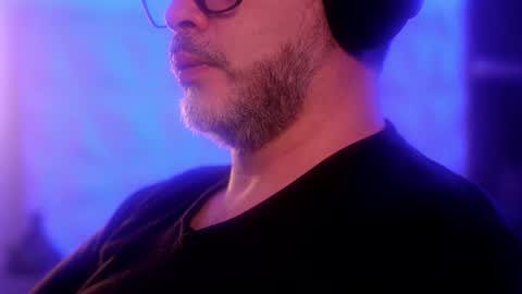 Sanders online show from November 20, 12:10 am