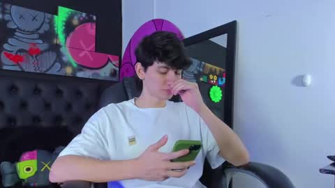 santi online show from January 29, 4:30 pm