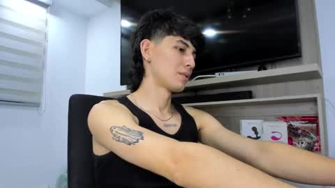 santi online show from October 3, 5:34 am