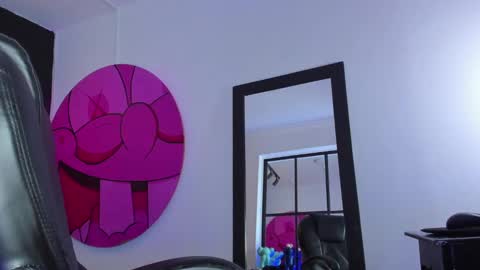 santi online show from February 12, 2:21 pm