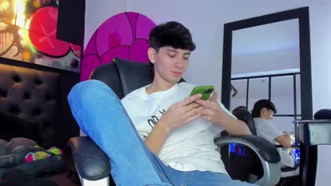 santi online show from February 28, 3:37 pm