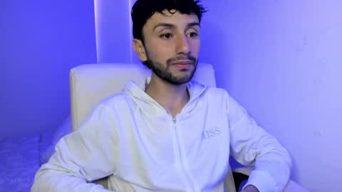 Snapshot of santi_mateo chatting on January 19, 4:04 pm Santi online show from January 19, 4:04 pm