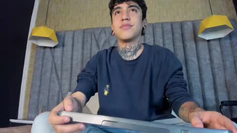 SantiAbader online show from November 25, 11:45 am