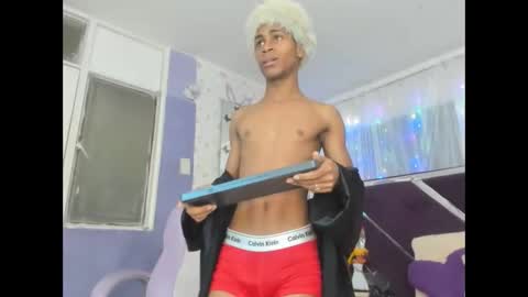 santy online show from November 8, 4:21 pm