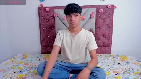 Santiago Carrington online show from March 11, 10:09 pm