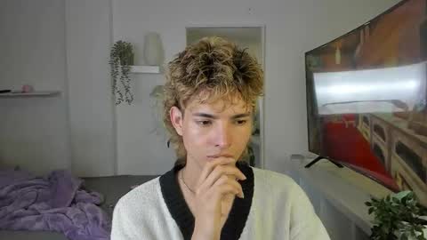 kitty online show from November 7, 2:15 am