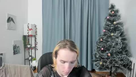 Raives online show from December 16, 9:22 pm