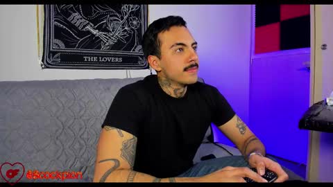 Alejandro help me to reach 200 thumps up online show from January 17, 5:43 am