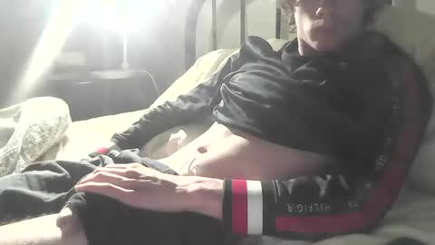 Snapshot of sdseventy chatting on December 24, 6:33 am ObvHype online show from December 24, 6:33 am