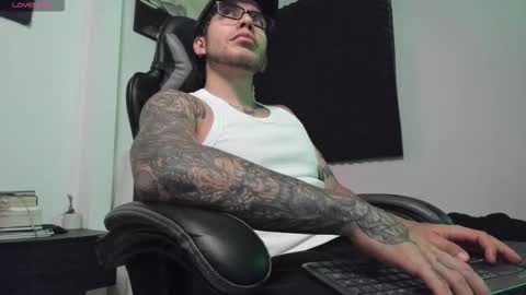 Lucian Sinclair online show from February 25, 4:02 am