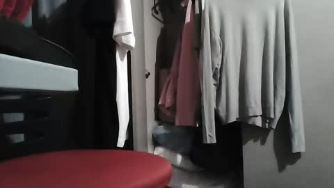 Snapshot of send_me_nudes_19 chatting on February 2, 1:30 pm Sexmaniac19 online show from February 2, 1:30 pm