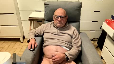 serge8413 online show from January 1, 3:56 am