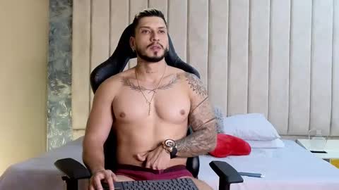 HEY IM SETH online show from February 17, 7:10 pm