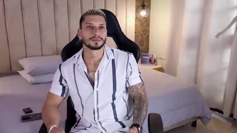 HEY IM SETH online show from January 11, 6:12 pm