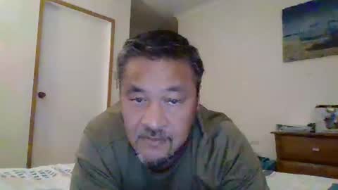 Dee online show from February 11, 8:05 am